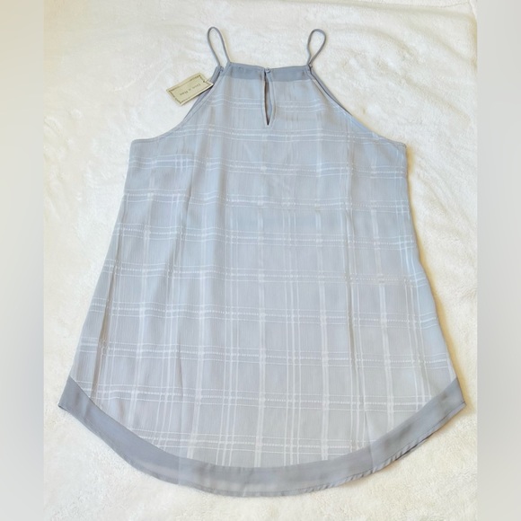 Doe & Rae light grey tunic dress or top with an apron neckline and rounded hem. - Picture 6 of 9